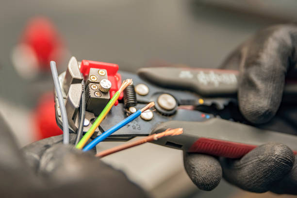 Best Emergency Electrical Repair  in Reedsburg, WI